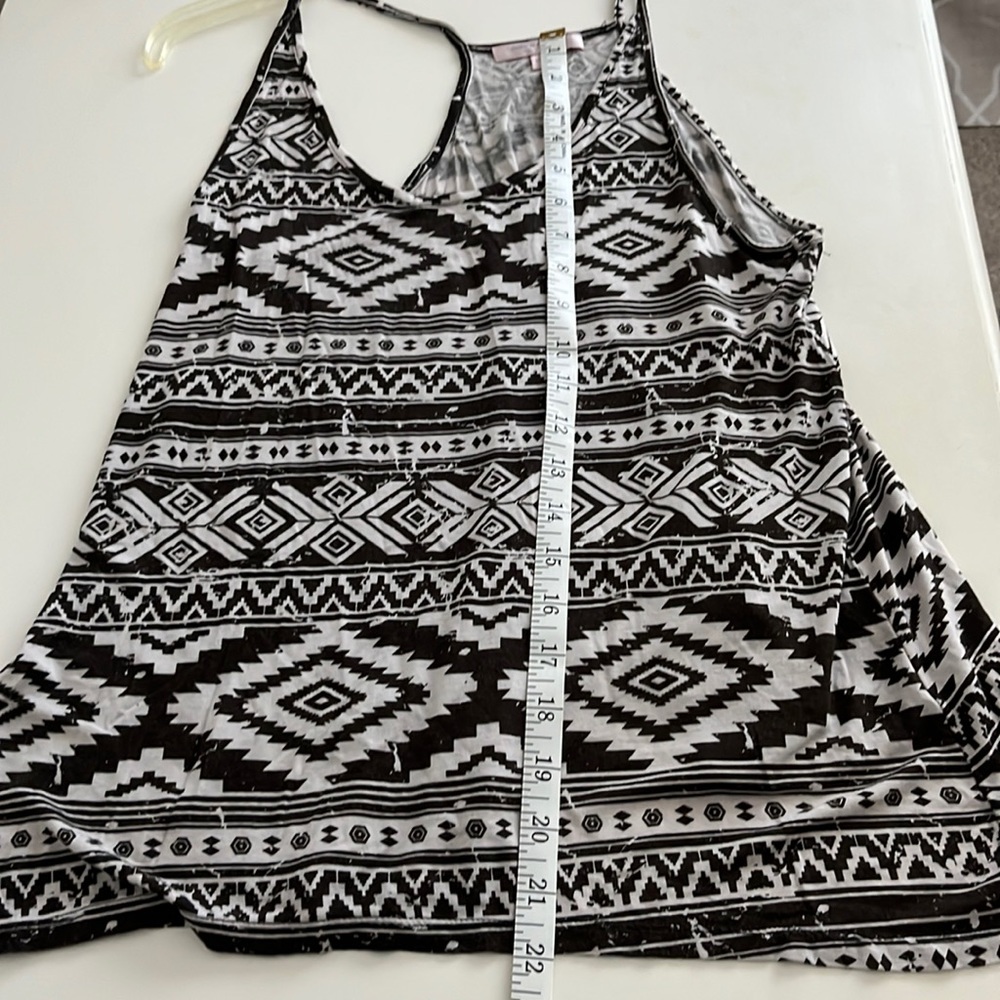 ROMEO & JULIET COUTURE TOP - Picture 4 of 6